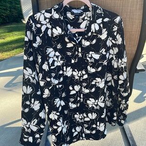 Women’s Alfani Button down Blouse new without tags Size Large